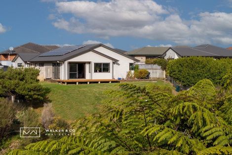 Photo of property in 7 Percy Kinsman Crescent, Riverstone Terraces, Upper Hutt, 5018