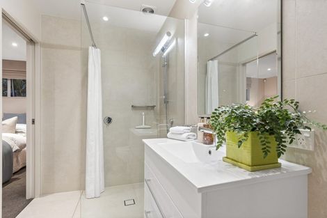 Photo of property in 2a Rushden Terrace, Red Beach, 0932