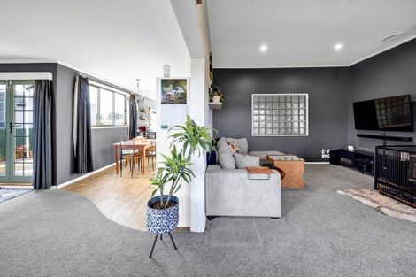 Photo of property in 17 Konini Street, Inglewood, 4330