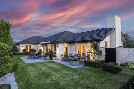 Photo of property in 8 Lime Tree Lane, Harewood, Christchurch, 8051