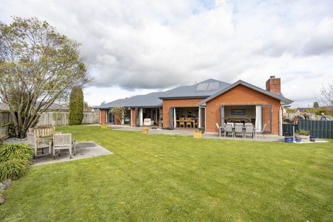 Photo of property in 18 Sycamore Close, Rangiora, 7400