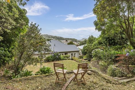 Photo of property in 33 Tio Tio Road, Miramar, Wellington, 6022