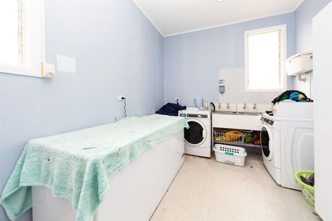 Photo of property in 21 Ongo Road, Hunterville, 4730