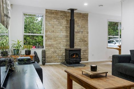 Photo of property in 11 Kilcar Place, Massey, Auckland, 0614