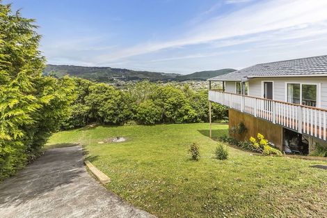 Photo of property in 33 Westhaven Drive, Tawa, Wellington, 5028