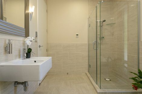 Photo of property in 5 Cameron Drive, Acacia Bay, Taupo, 3385