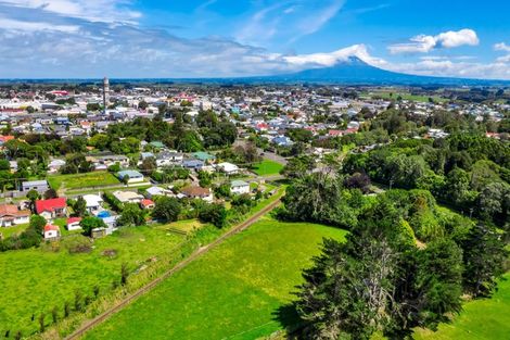 Photo of property in 1 High Road, Hawera, 4610