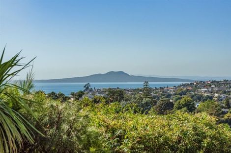 Photo of property in 1/104 Carlisle Road, Browns Bay, Auckland, 0632