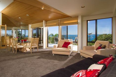 Photo of property in 33 Beulah Avenue, Rothesay Bay, Auckland, 0630