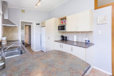 Photo of property in 17 Kiwi Street, Heretaunga, Upper Hutt, 5018