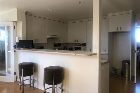 Photo of property in 95 Ocean View Road, Hillcrest, Auckland, 0627