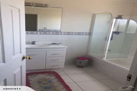 Photo of property in 25 The Enclave, Totara Heights, Auckland, 2105