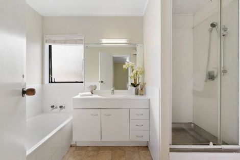 Photo of property in 1/15 Benygloe Place, Highland Park, Auckland, 2010