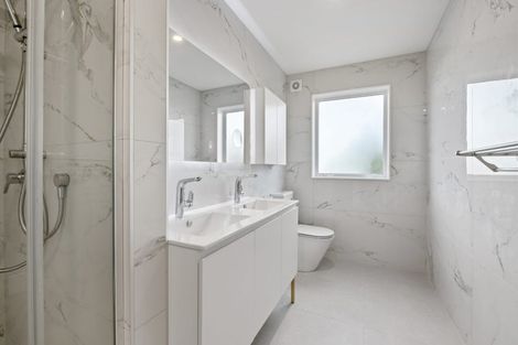 Photo of property in 2a Northgrove Avenue, Hillcrest, Auckland, 0627