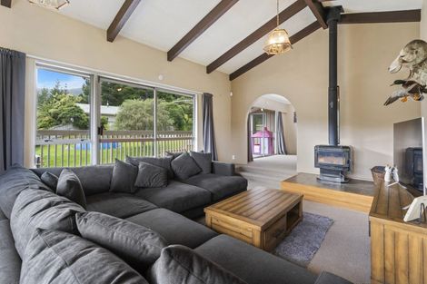 Photo of property in 210a Plateau Road, Te Marua, Upper Hutt, 5018