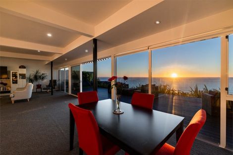 Photo of property in 132 Priestley Terrace, Bluff Hill, Napier, 4110