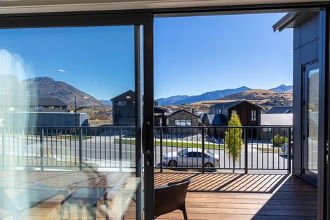 Photo of property in 104 Spur Ridge Rise, Jacks Point, 9371