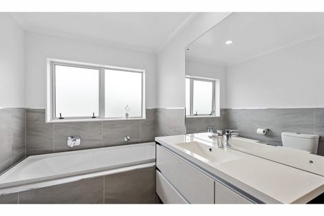 Photo of property in 29 Mettam Drive, Swanson, Auckland, 0614