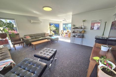 Photo of property in 2 Freyberg Street, Waterloo, Lower Hutt, 5011