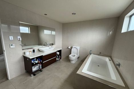 Photo of property in 28 Bur Oak Terrace, Schnapper Rock, Auckland, 0632