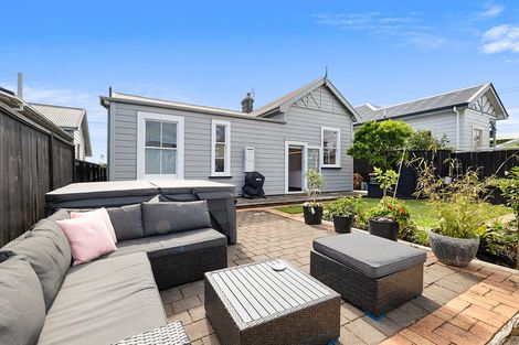 Photo of property in 8 Morley Street, New Plymouth, 4310