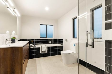 Photo of property in 45a Forrest Hill Road, Milford, Auckland, 0620