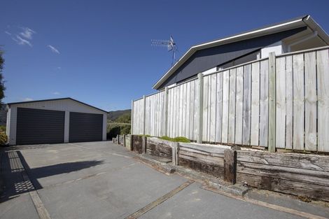 Photo of property in 20 Fenchurch Grove, Stokes Valley, Lower Hutt, 5019