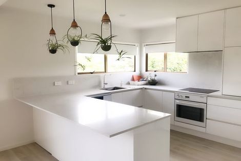 Photo of property in 4 Montclair Rise, Browns Bay, Auckland, 0630