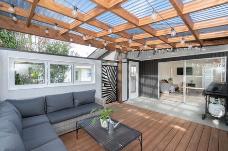 Photo of property in 49 Rhonda Avenue, Deanwell, Hamilton, 3206