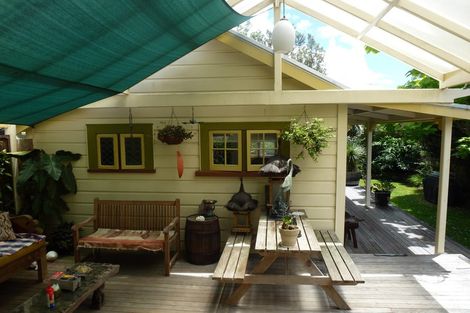 Photo of property in 81 Vauxhall Road, Devonport, Auckland, 0624