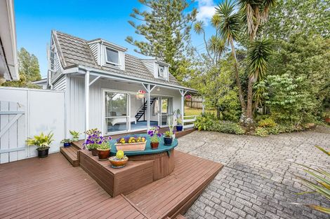 Photo of property in 156 Godley Road, Titirangi, Auckland, 0604