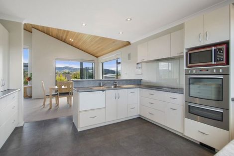 Photo of property in 28 Noble Johnston Drive, Katikati, 3129