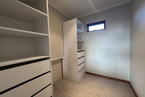 Photo of property in 15 Del Mar Place, Merrilands, New Plymouth, 4312