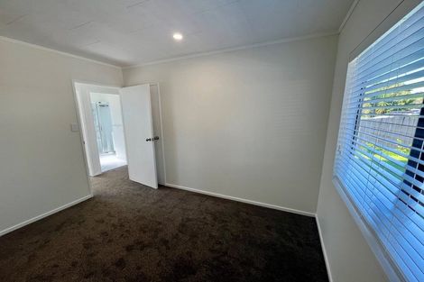 Photo of property in 14 Riserra Drive, Ranui, Auckland, 0612