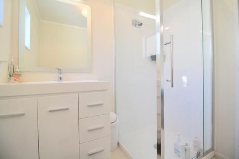 Photo of property in 4a Roberts Road, Matakatia, Whangaparaoa, 0930