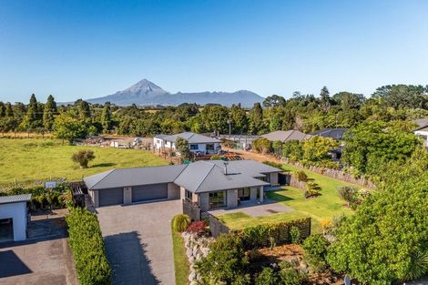 Photo of property in 21b Heta Road, Highlands Park, New Plymouth, 4312