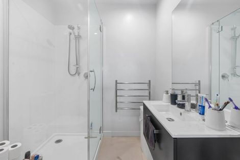 Photo of property in Frank Sargeson Apts, 5/74g Anzac Street, Takapuna, Auckland, 0622