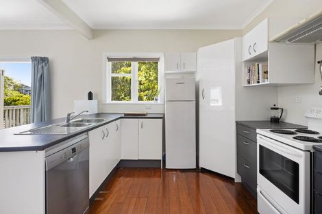 Photo of property in 22 Ranui Crescent, Khandallah, Wellington, 6035