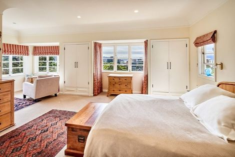 Photo of property in 11 Kinross Street, Kelburn, Wellington, 6012