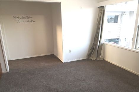 Photo of property in 170 Chivalry Road, Glenfield, Auckland, 0629