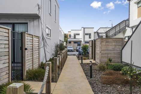 Photo of property in 16/10 Pascoe Avenue, Paremata, Porirua, 5026