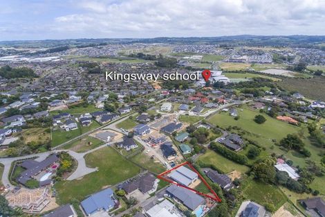 Photo of property in 9 Nerehana Place, Red Beach, 0932