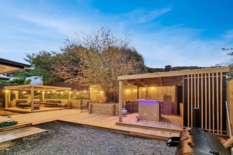 Photo of property in 137a Wellington Road, Wainuiomata, Lower Hutt, 5014