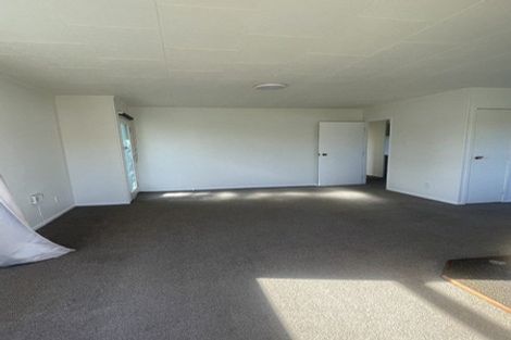 Photo of property in 42 Claverdon Drive, Massey, Auckland, 0614