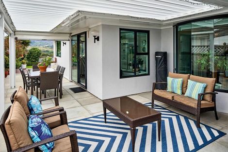 Photo of property in 19 Samwell Drive, Whitby, Porirua, 5024