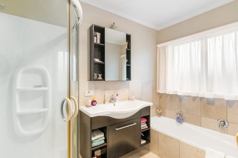 Photo of property in 2/16 Travers Place, Northpark, Auckland, 2013