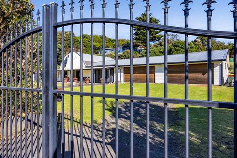 Photo of property in 9 Beach Road, Patea, 4520