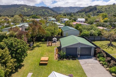 Photo of property in 13 Farrier Grove, Featherston, 5710