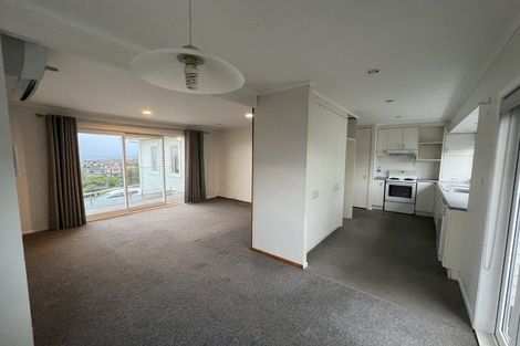 Photo of property in 752 East Coast Road, Pinehill, Auckland, 0630