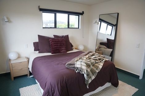 Photo of property in 31 Lanyon Place, Whitby, Porirua, 5024